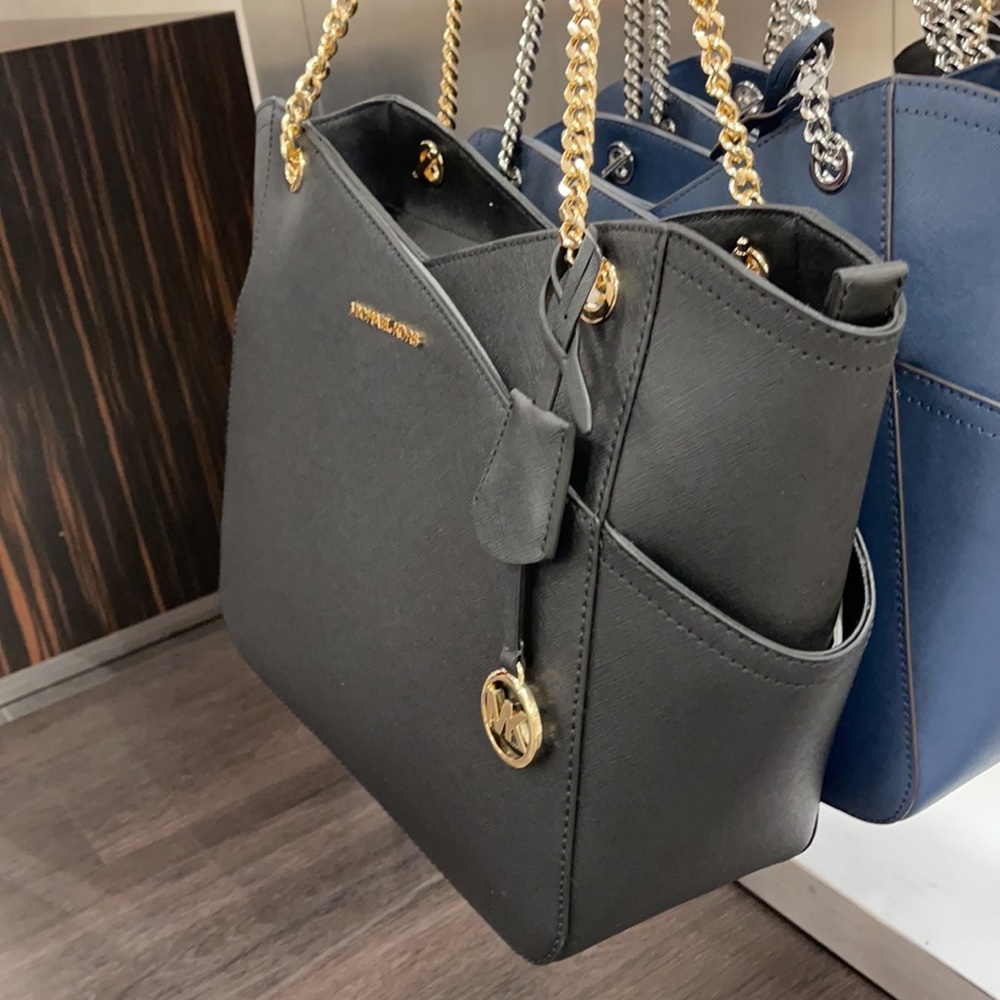 MICHAEL KORS LARGE X CHAIN LOGO SHOULDER BAG - Picture 6 of 14